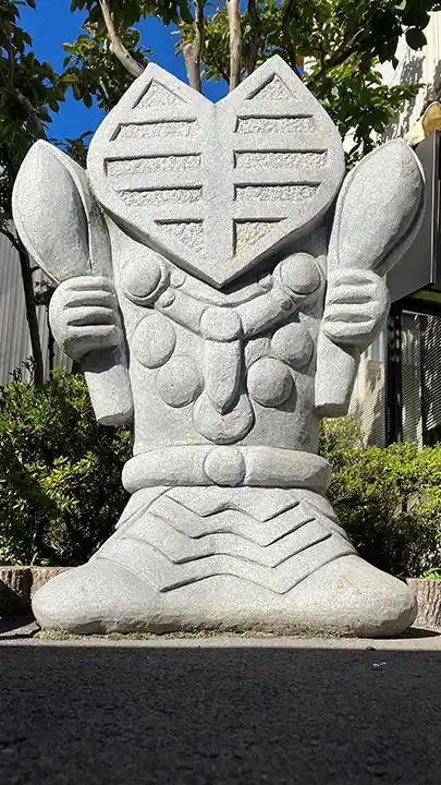バルタン星人の石像